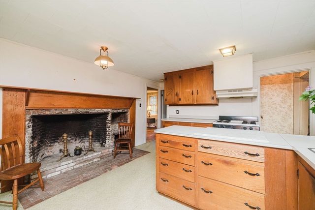 83 North Worcester St, Norton, MA 02766