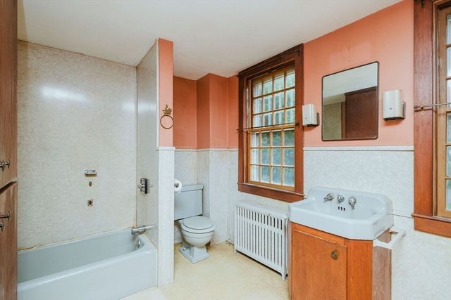 83 North Worcester St, Norton, MA 02766