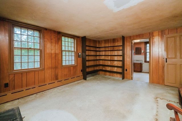 83 North Worcester St, Norton, MA 02766