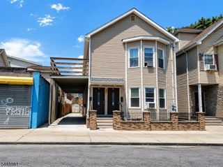 47 Oak St, Paterson City, NJ 07501