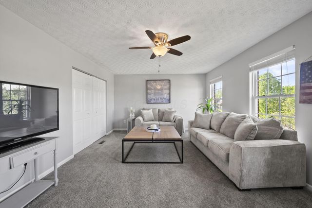 207 Heathermere Loop, Galena, OH 43021