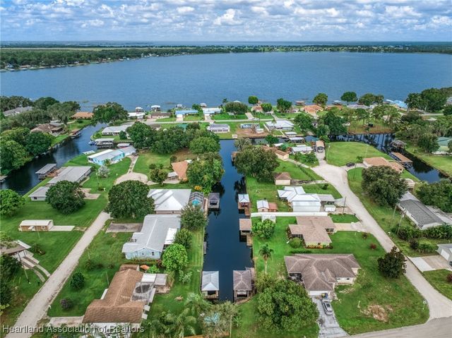 103 Crest Court, Lake Placid, FL 33852