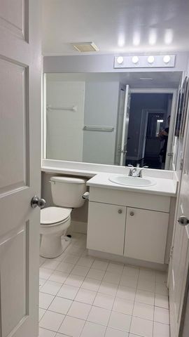 2640 S University Drive 325, Davie, FL 33328
