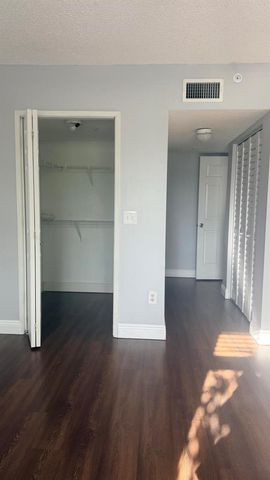 2640 S University Drive 325, Davie, FL 33328