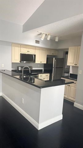 2640 S University Drive 325, Davie, FL 33328