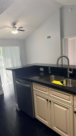2640 S University Drive 325, Davie, FL 33328