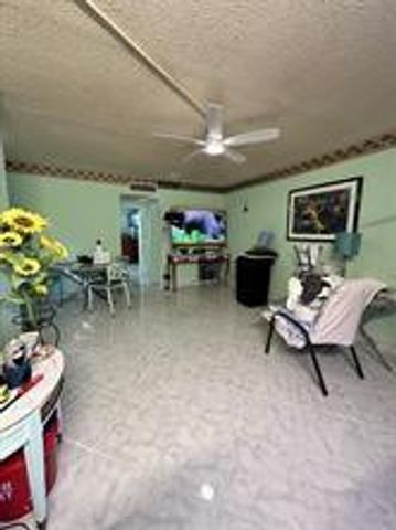 2400 NE 10th Street 205, Pompano Beach, FL 33062