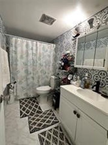 2400 NE 10th Street 205, Pompano Beach, FL 33062