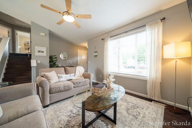 3054 Woodglen Street Nw, City Of Grand Rapids, MI 49504