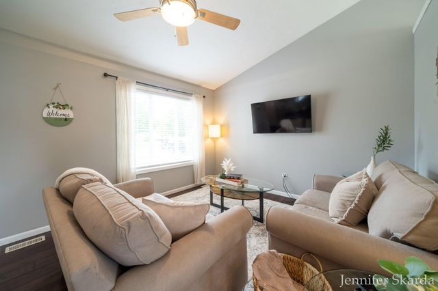 3054 Woodglen Street Nw, City Of Grand Rapids, MI 49504