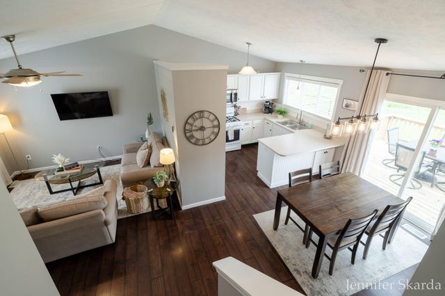 3054 Woodglen Street Nw, City Of Grand Rapids, MI 49504