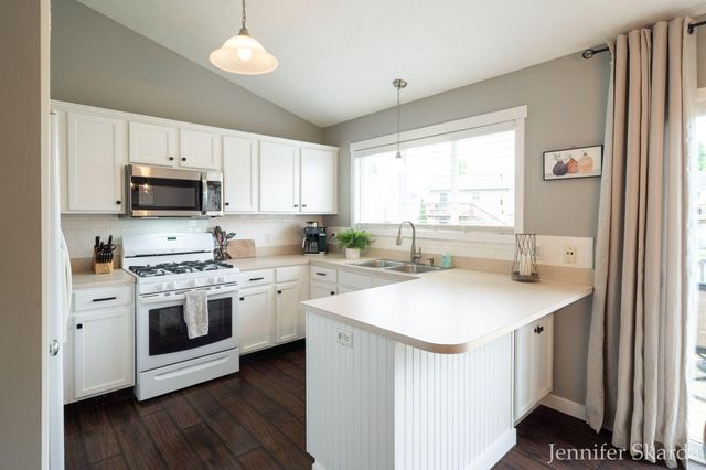 3054 Woodglen Street Nw, City Of Grand Rapids, MI 49504