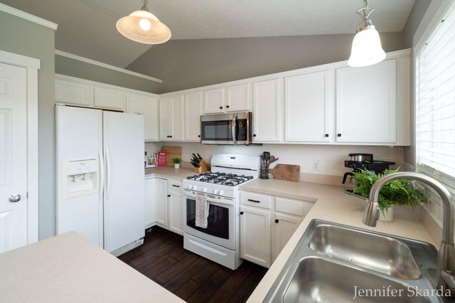 3054 Woodglen Street Nw, City Of Grand Rapids, MI 49504