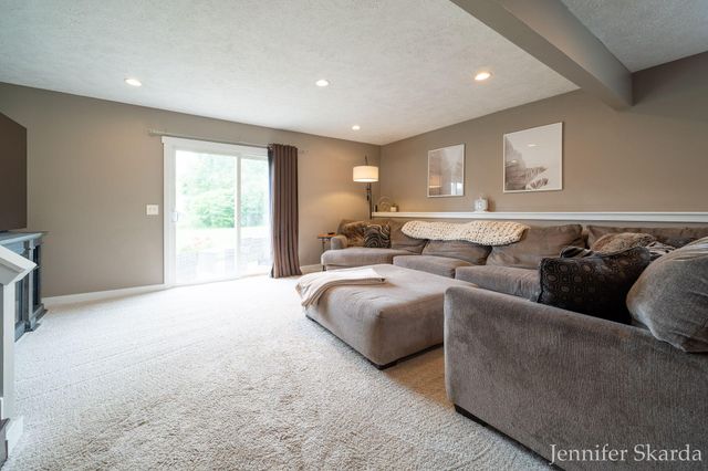 3054 Woodglen Street Nw, City Of Grand Rapids, MI 49504
