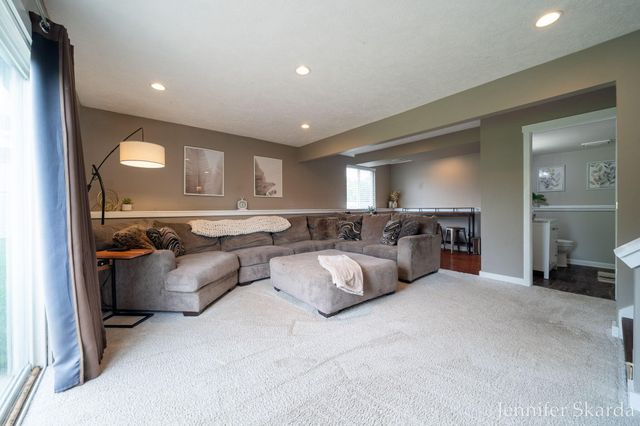 3054 Woodglen Street Nw, City Of Grand Rapids, MI 49504