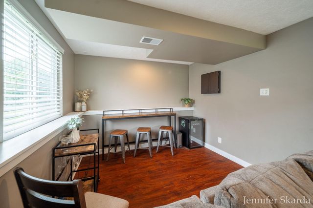 3054 Woodglen Street Nw, City Of Grand Rapids, MI 49504