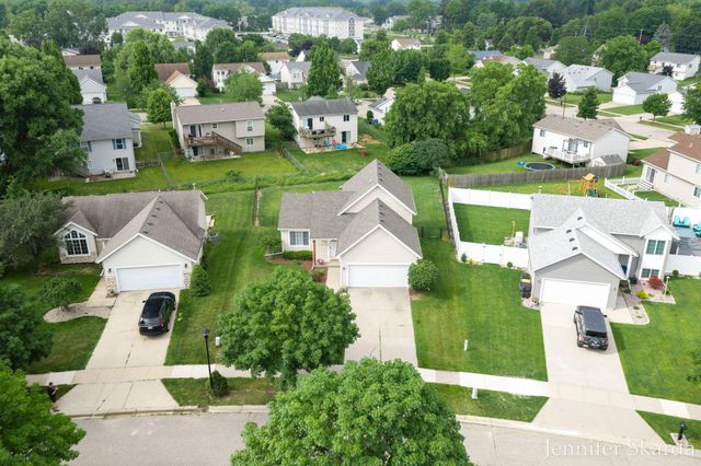 3054 Woodglen Street Nw, City Of Grand Rapids, MI 49504