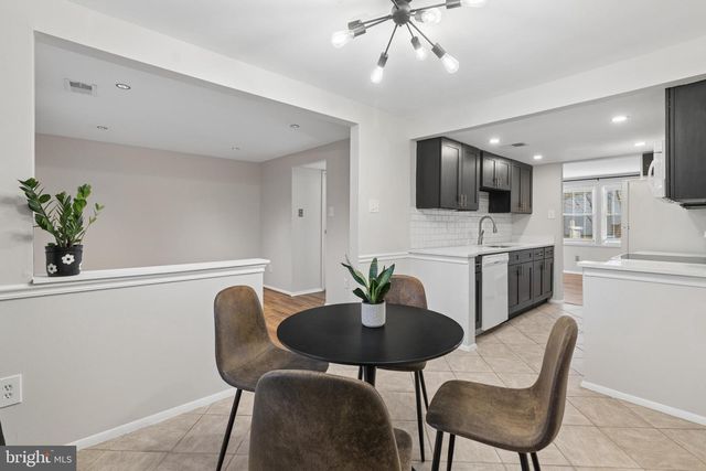 8213 CLAREMONT WOODS DR, Alexandria, VA 22309