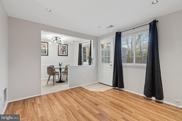 8213 CLAREMONT WOODS DR, Alexandria, VA 22309