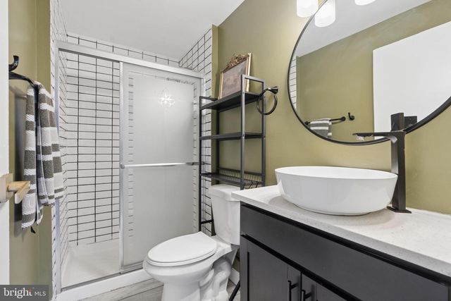 8213 CLAREMONT WOODS DR, Alexandria, VA 22309