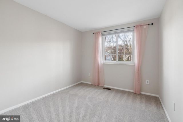 8213 CLAREMONT WOODS DR, Alexandria, VA 22309