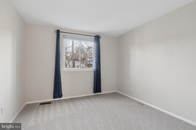 8213 CLAREMONT WOODS DR, Alexandria, VA 22309