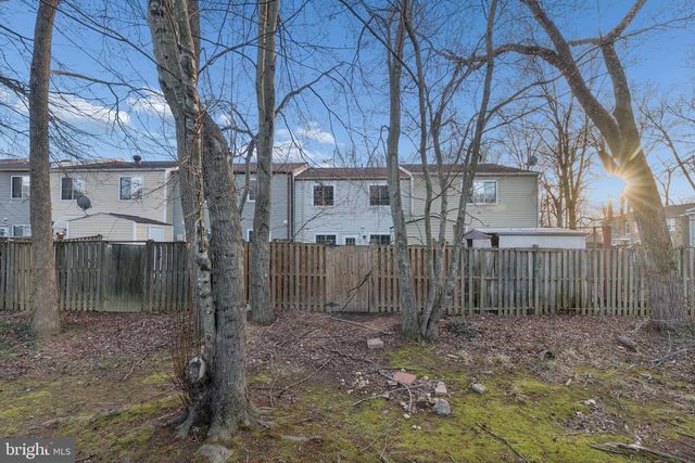 8213 CLAREMONT WOODS DR, Alexandria, VA 22309