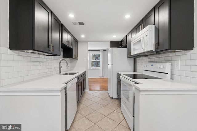 8213 CLAREMONT WOODS DR, Alexandria, VA 22309