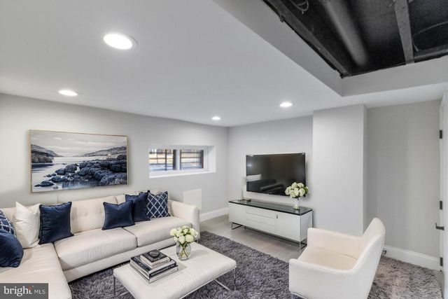 653 BARTLETT AVE, Baltimore, MD 21218