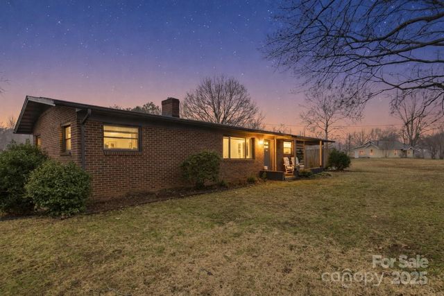 3115 Falling Creek Road NE, Hickory, NC 28601