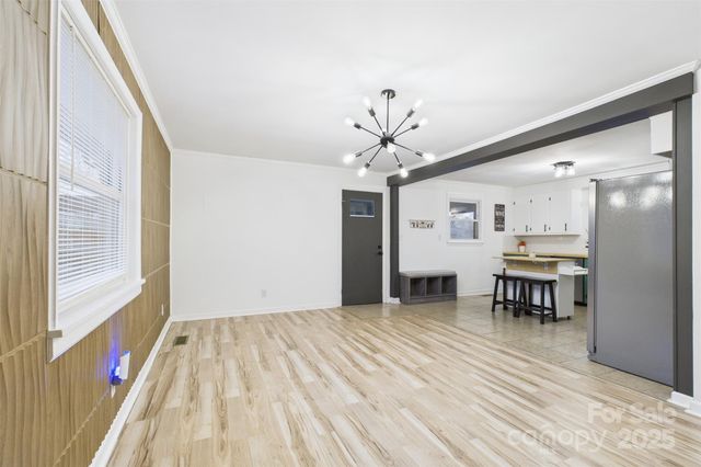 3115 Falling Creek Road NE, Hickory, NC 28601