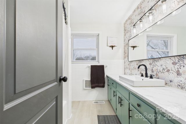 3115 Falling Creek Road NE, Hickory, NC 28601