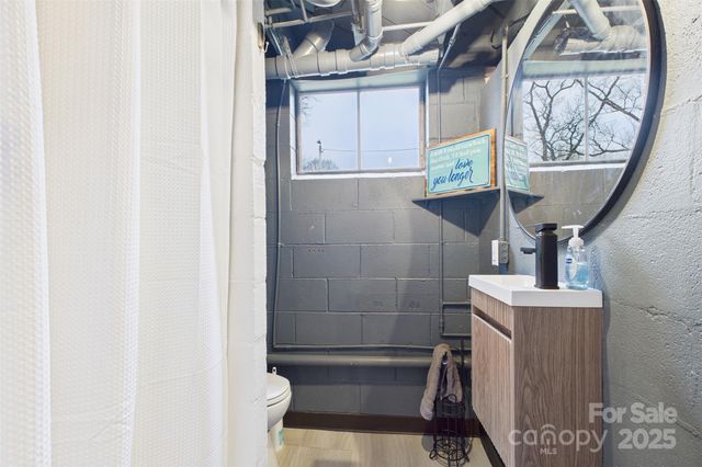 3115 Falling Creek Road NE, Hickory, NC 28601