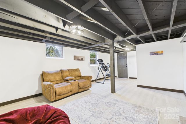 3115 Falling Creek Road NE, Hickory, NC 28601