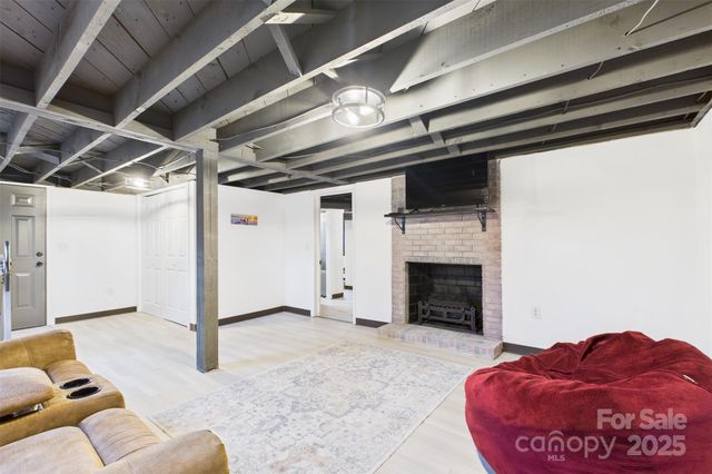 3115 Falling Creek Road NE, Hickory, NC 28601