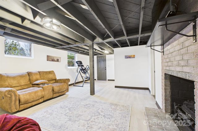 3115 Falling Creek Road NE, Hickory, NC 28601