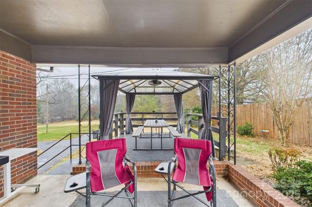 3115 Falling Creek Road NE, Hickory, NC 28601