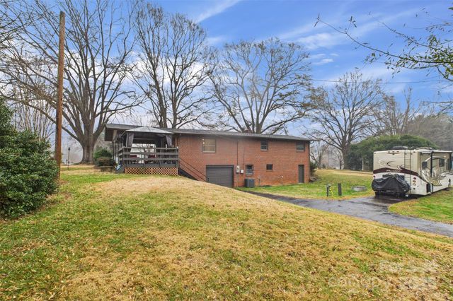 3115 Falling Creek Road NE, Hickory, NC 28601
