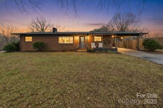 3115 Falling Creek Road NE, Hickory, NC 28601