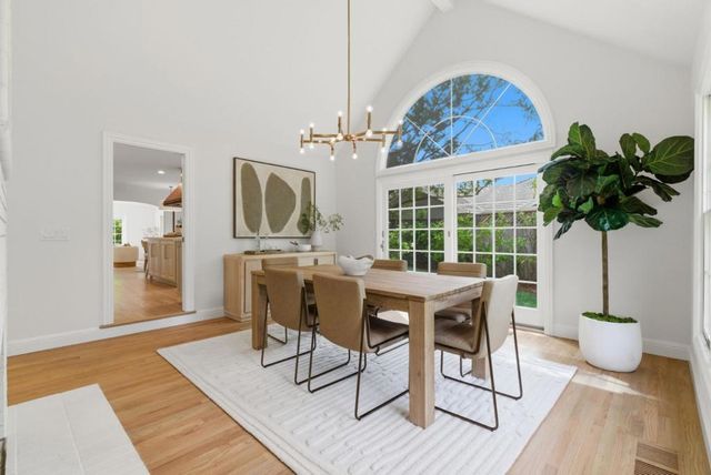 8 Almendra Lane, Los Altos, CA 94022