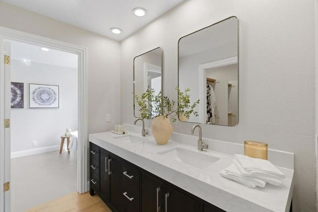 8 Almendra Lane, Los Altos, CA 94022