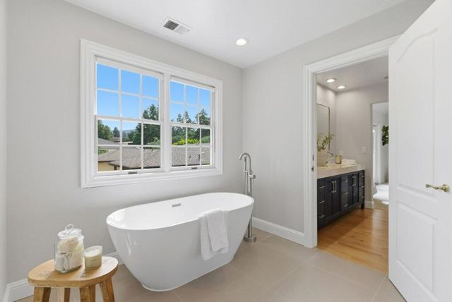 8 Almendra Lane, Los Altos, CA 94022