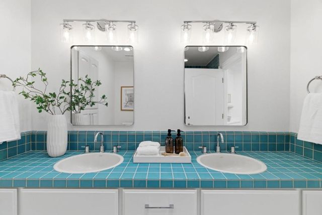 8 Almendra Lane, Los Altos, CA 94022