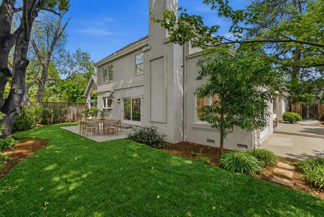 8 Almendra Lane, Los Altos, CA 94022