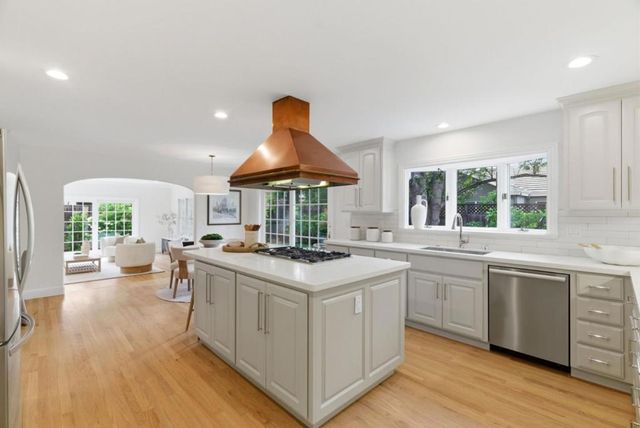 8 Almendra Lane, Los Altos, CA 94022