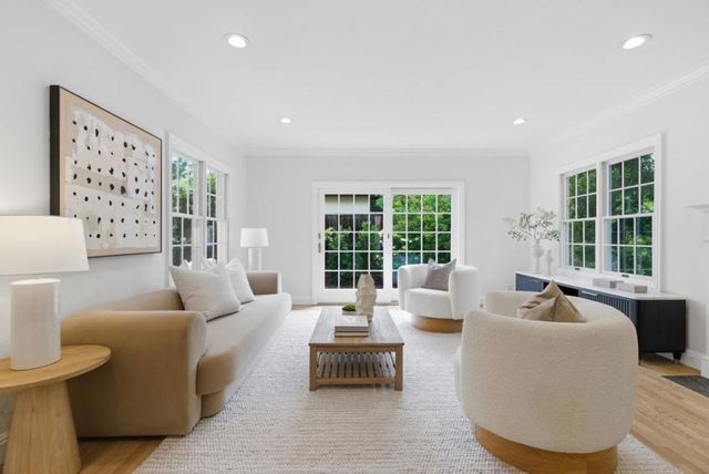 8 Almendra Lane, Los Altos, CA 94022