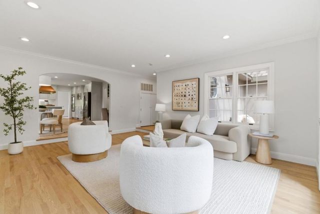 8 Almendra Lane, Los Altos, CA 94022