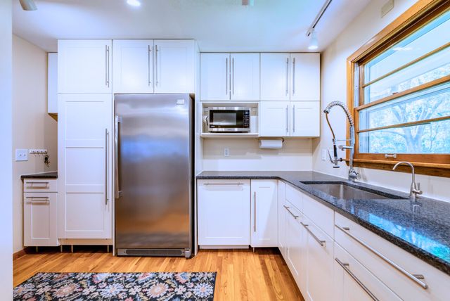 5224 W 70th Street, Edina, MN 55439