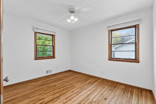 5224 W 70th Street, Edina, MN 55439