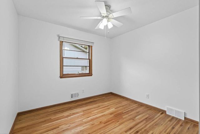 5224 W 70th Street, Edina, MN 55439